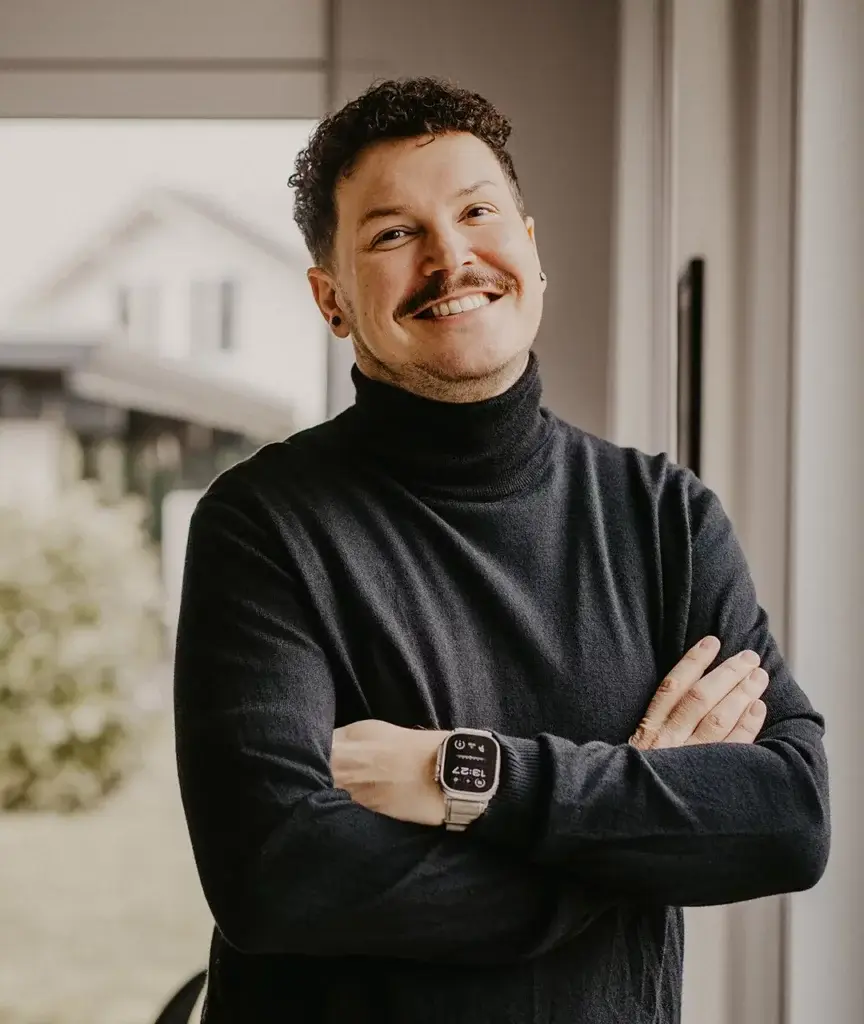 Baufinanzierer Michael Krück lächelt in die kamera